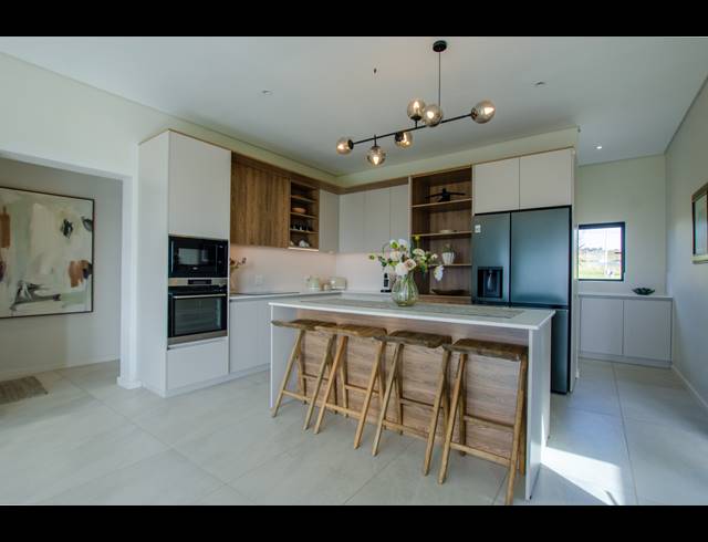 3 BEDROOM HOUSE FOR SALE IN BERG EN DAL